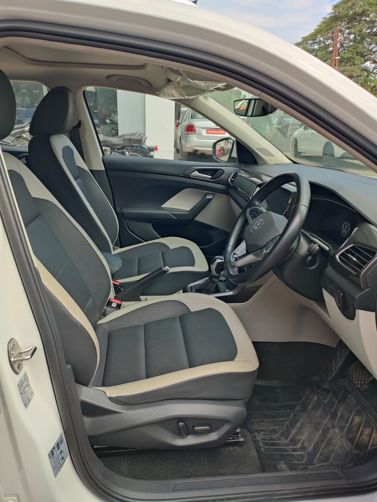 Volkswagen Taigun Taigun 1.0l Tsi 85kw At Topline